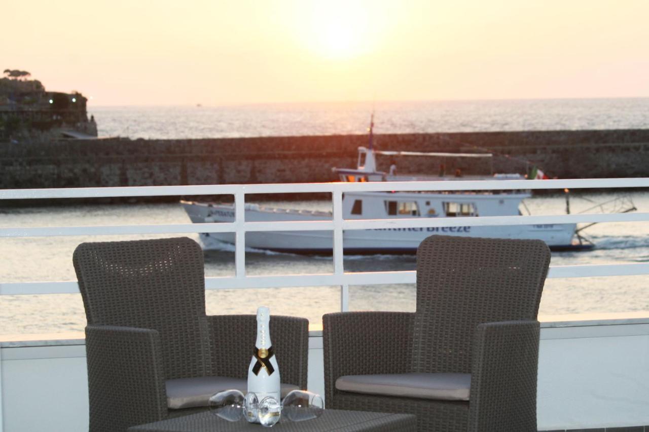 Clipper Suite Ischia Buitenkant foto