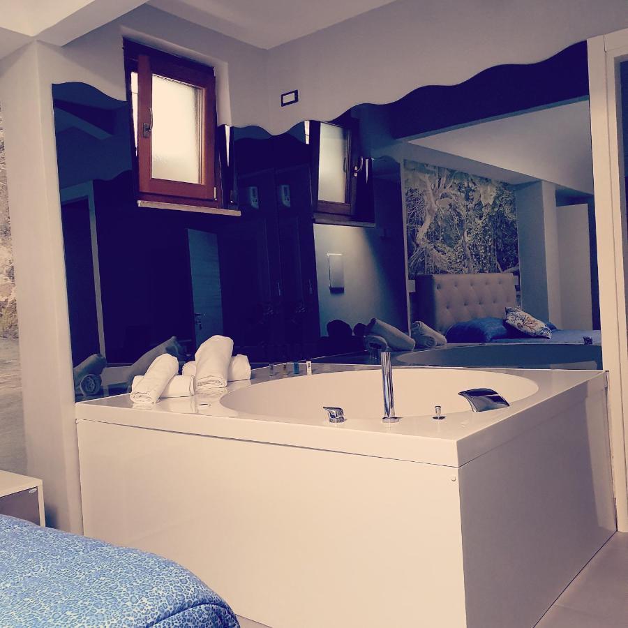 Clipper Suite Ischia Buitenkant foto